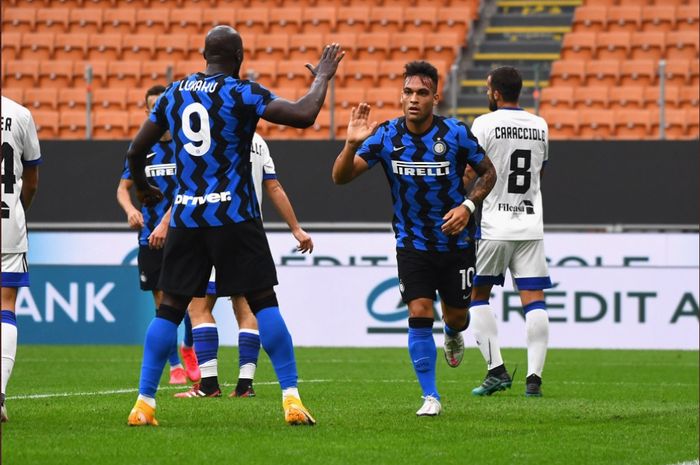 Romelu Lukaku dan Lautaro Martinez, mencetak 11 gol dalam 3 laga uji coba Inter Milan.