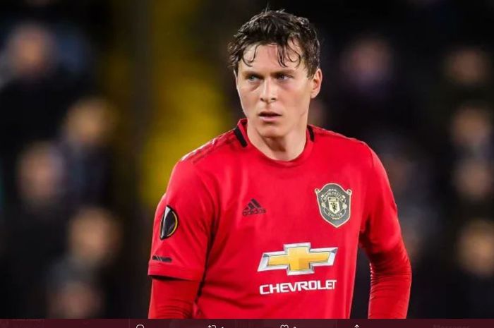 Bek tengan Manchester United, Victor Lindelof kena semprot karena dinilai jadi biang kerok kekalahan timnya atas Crystal Palace.