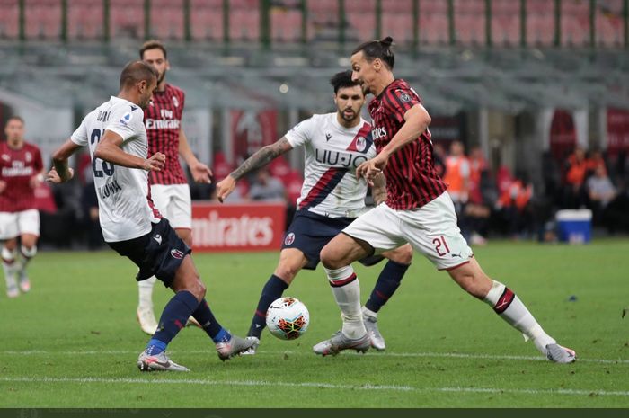 Duel antara AC Milan dan Bologna yang berlangsung di San Siro pada laga Liga Italia musim 2019-2020.