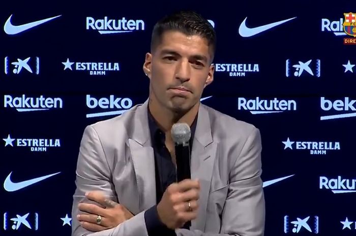 Luis Suarez meninggalkan Barcelona untuk bergabung dengan Atletico Madrid.