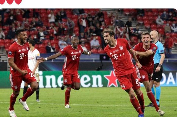 Gelandang Bayern Muenchen, Javi Martinez, merayakan gol yang dicetak ke gawang Sevilla dalam laga Piala Super Eropa di Stadion Puskas Arena, Kamis (24/9/2020).