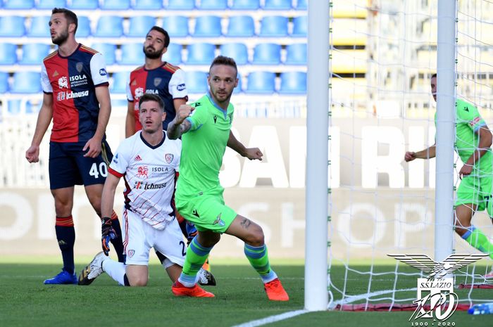 Manuel Lazzari, pemain Lazio yang cetak gol ke gawang Cagliari, Sabtu (26/9/2020).