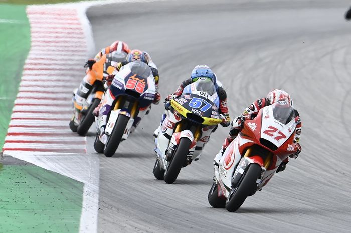 Aksi pembalap Idemitsu Honda Team Asia, Andi Farid Izdihar (#27), pada balapan Moto2 Catalunya di SIrkuit Catalunya, Spanyol, 27 September 2020.