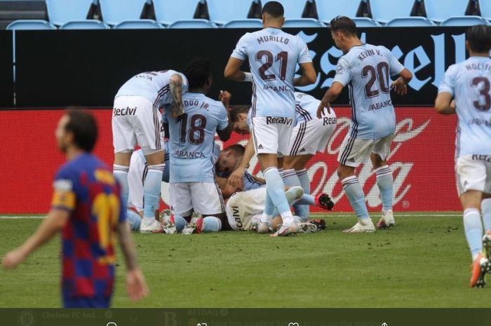 Momen para pemain Celta Vigo merayakan gol yang dicetak Iago Aspas melawan Barcelona di Liga Spanyol pada musim 2019-2020.