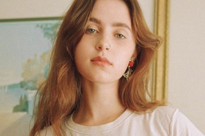 Lirik Lagu 'Sofia' - Clairo (I Think We Could Do It If We Tried