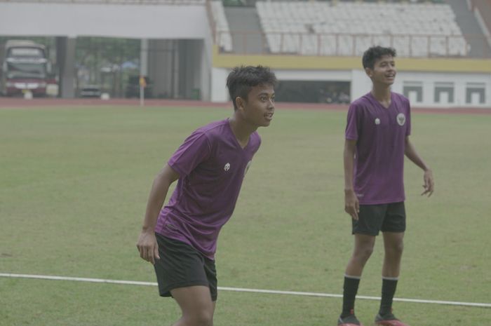 Pemain timnas U-16 Indonesia, Diandra Diaz Dewari saat menjalani latihan bersama tim di Stadion Wibawa Mukti, Cikarang.