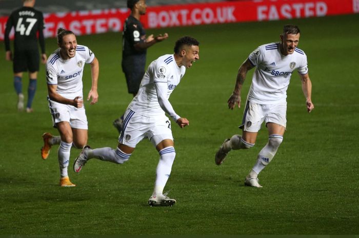 Momen Rodrigo Moreno merayakan gol usai menjebol gawang Ederson Moraes pada laga Leeds United kontra Manchester City dalam lanjutan Liga Inggris, Sabtu (3/10/2020).