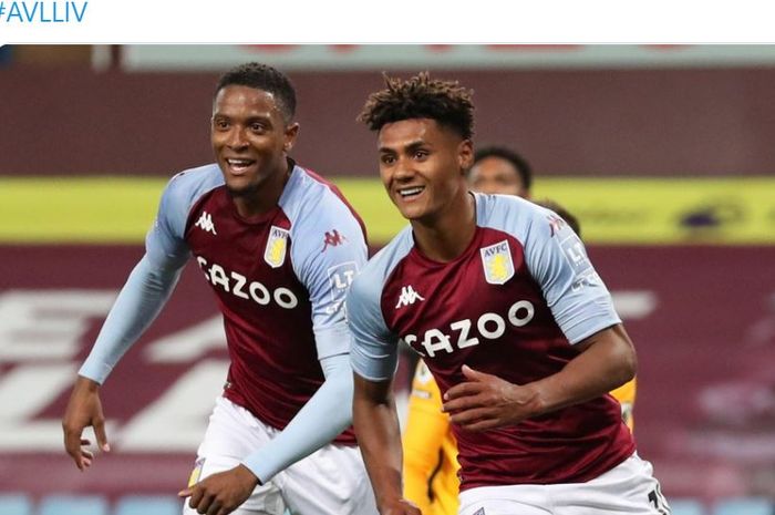 Striker Aston Villa, Ollie Watkins, merayakan gol yang dicetak ke gawang Liverpool dalam laga Liga Inggris di Stadion Villa Park, Minggu (4/10/2020).