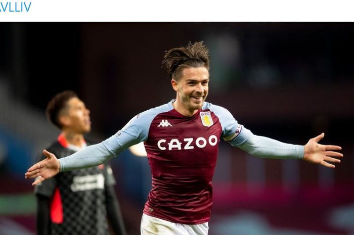 Gelandang Aston Villa, Jack Grealish, merayakan gol yang dicetak ke gawang Liverpool dalam laga Liga Inggris di Stadion Villa Park, Minggu (4/10/2020).