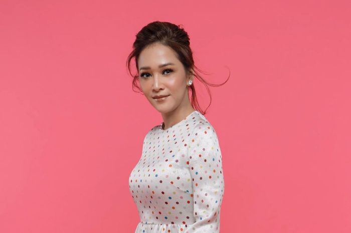 Tampil Layaknya ABG dengan Rambut Panjangnya, Maia Estianty Banjir Pujian dari Netizen: Benar-Benar Tak Pernah Menua!