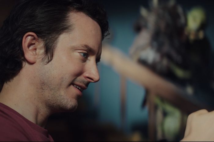 Elijah Wood stars in the AFK Arena game commercial