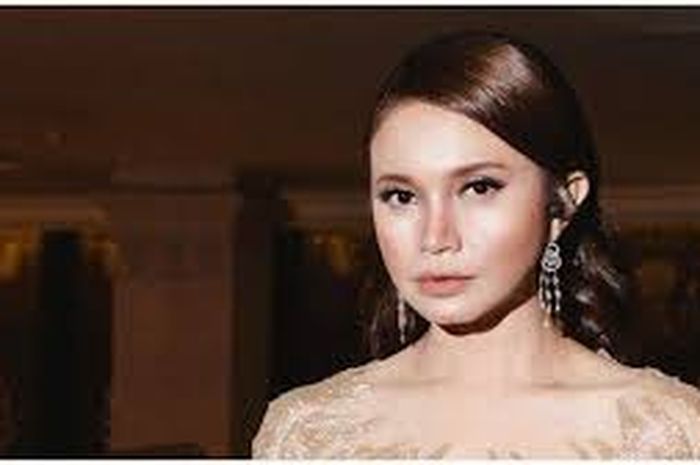 Chord Gitar Dan Lirik &quot;Ku Menangis&quot; Hati Yang Kau Sakiti Rossa