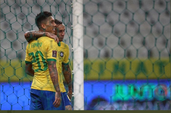 Roberto Firmino merayakan gol yang dicetaknya saat Brasil menghadapi Bolivia di laga Kualifikasi Piala Dunia 2022, Jumat (9/10/2020) di Sao Paulo. 
