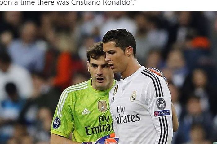 Iker Casillas dan Cristiano Ronaldo berbicara saat masih memperkuat Real Madrid.