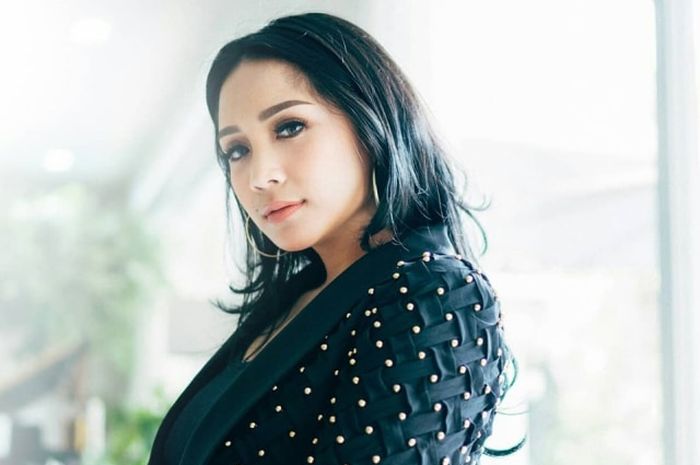 Usai Kuliti Tabiat Buruk Para Selebritis, Mantan Kru TV Viral Ini Tetiba Bongkar Kelakuan Nagita Slavina di Belakang Kamera: Gue Lihat Sendiri