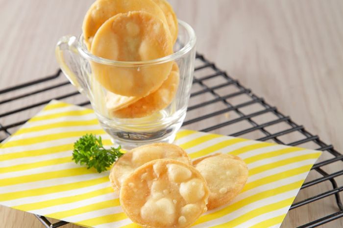 Resep Kerupuk Bawang Tuna Bikin Momen Berkumpul Jadi Lebih Istimewa