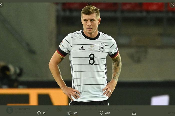 Gelandang timnas Jerman, Toni Kroos, ketika melakoni laga UEFA Nations League 2020-2021 melawan Swiss di RheinEnergieStadion,  Selasa (13/10/2020).