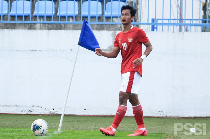 Gelandang timnas U-19 Indonesia, Muhammad Kanu Helmiawan saat perkuat Skuad Garuda Nusantara melawan Makedonia Utara, Rabu (14/10/2020).