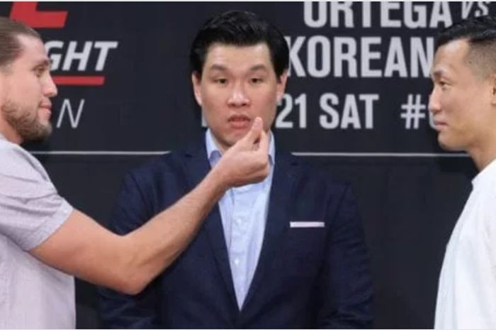 Momen Brian Ortega memberikan jari hati kepada Zombi Korea.