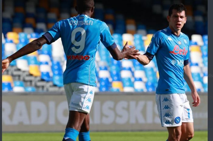Hirving Lozano mencetak gol Napoli ke gawang Atalanta.