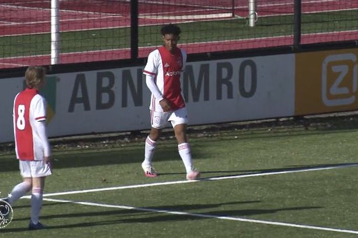 Striker Ajax Amsterdam U-15, Noah Gesser.