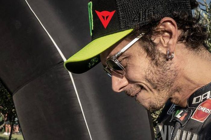 Hanya tiga hari setelah dipastikan positif Covid-19, pembalap tim Monster Energy Yamaha, Valentino Rossi sudah sembuh?