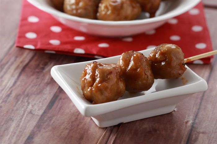 Bakso bakar saus kacang.