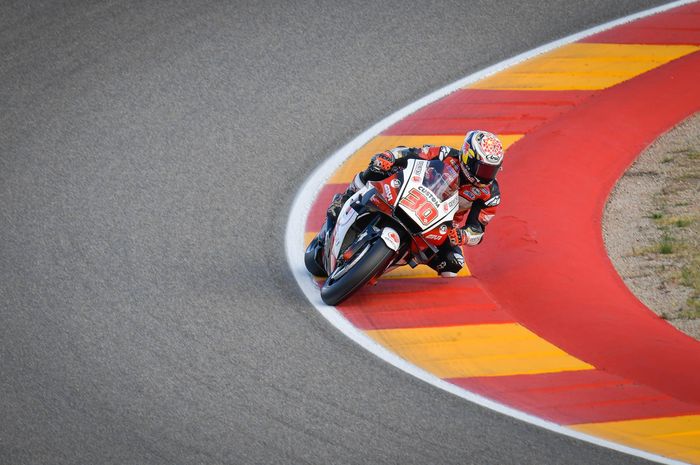 Pembalap LCR Honda, Takaaki Nakagami, pada sesi latihan bebas MotoGP Teruel di Sirkuit Motorland Aragon.