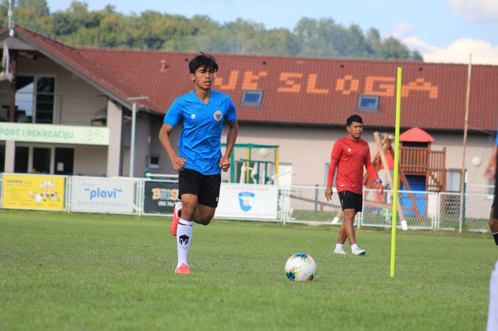 Kapten Timnas U-19 Indonesia, David Maulana, saat menjalani latihan dalam pemusatan latihan (TC) di Kroasia.