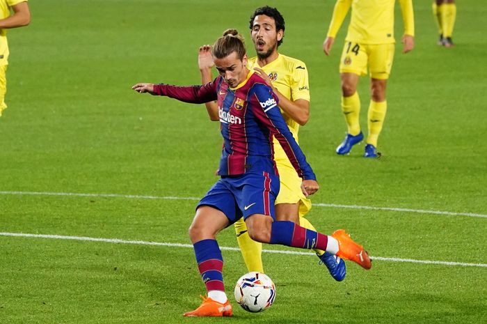 Penyerang Barcelona, Antoine Griezmann, saat beraksi menghadapi Villarreal.
