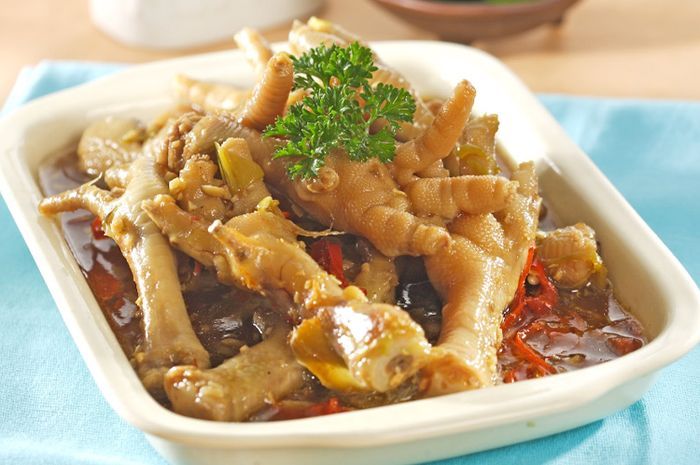 Tim Ceker Manis Pedas (chicken feet in sweet-spicy stock)