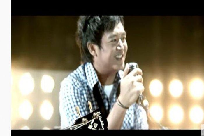 Lirik Lagu Masih Disini Masih Denganmu Yang Dipopulerkan