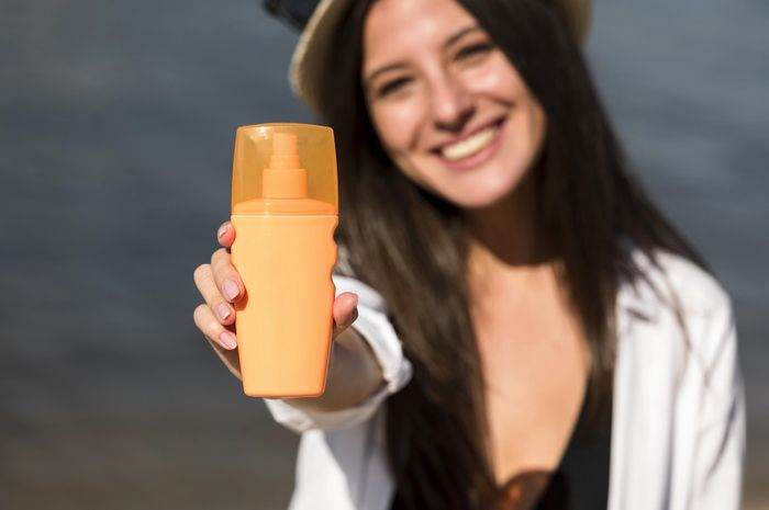 Cara Memilih Sunscreen Sesuai Jenis Kulit Biar Gak Bikin Breakout Semua Halaman Stylo Cara Memilih Sunscreen Sesuai Jenis Kulit Biar Gak Bikin Breakout Semua Halaman Stylo