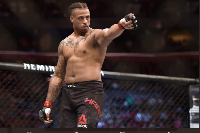 Petarung kelas berat UFC, Greg Hardy.