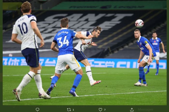 Gareth Bale mencetak gol Tottenham Hotspur ke gawang Brighton &amp; Hove Albion, 1 November 2020.