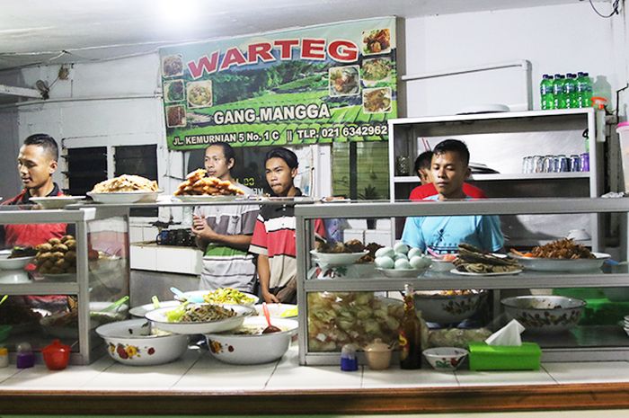 Warteg Gang Mangga serves more complete package than common warteg out there.