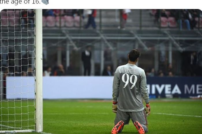 Pelatih AC Milan, Stefano Pioli, mengakui kebobolan saat Gianluigi Donnarumma menepis angin membuat I Rossoneri remuk 0-3 di Liga Europa.