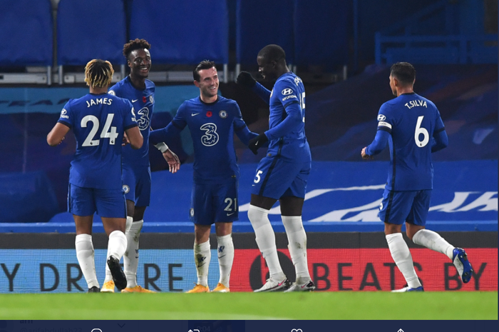 Para pemain Chelsea merayakan gol kedua yang dicetak oleh Ben Chilwell ke gawang Sheffield United dalam laga Liga Inggris di Stadion Stamford Bridge, Sabtu (7/11/2020).