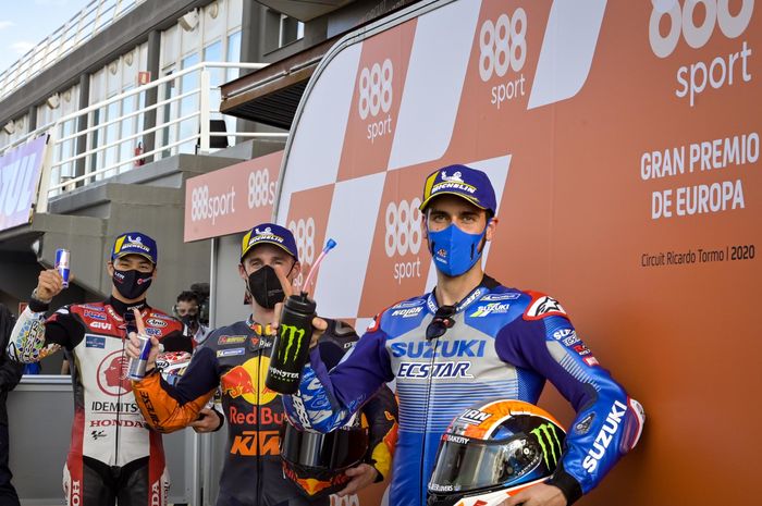 Dari kiri ke kanan, Takaaki Nakagami (Idemitsu Honda), Pol Espargaro (Red Bull KTM), Alex Rins (Suzuki Ecstar) seusai sesi kualifikasi GP Eropa di Srikuit Ricardo Tormo, Valencia, Sabtu (7/11/2020).