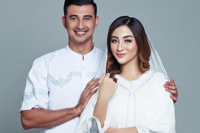 Pamer Foto Pakai Baju Pengantin Adat Minang, Ali Syakieb