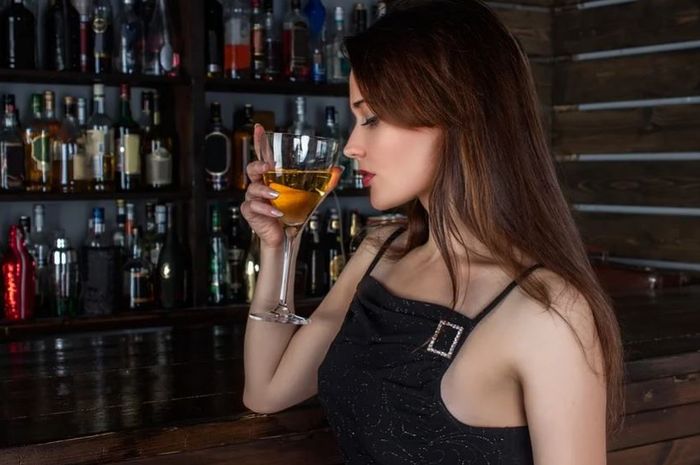 Suka Mabuk-mabukan, Wanita Ini Nyaris Nangis saat Diperlihatkan Hati