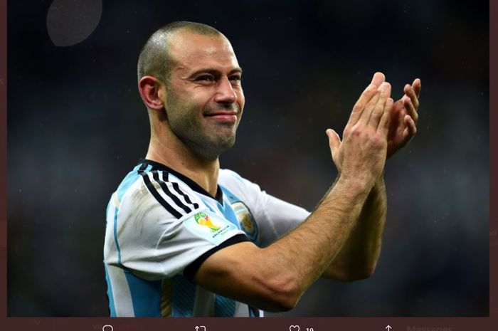 Javier Mascherano resmi gentung sepatu dari sepak bola profesional.