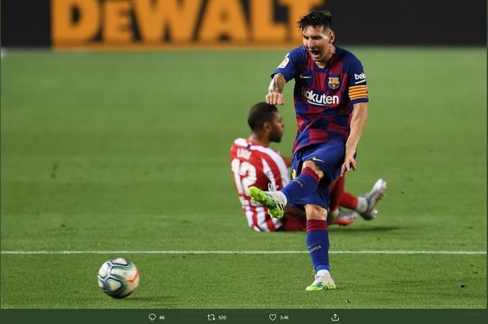 Salah satu aksi Lionel Messi saat membela Barcelona.