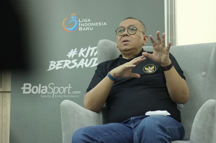 Direktur Utama PT Liga Indonesia Baru (LIB), Akhmad Hadian Lukita, sedang wawancara eksklusif dengan BolaSport.com pada 19 November 2020