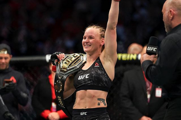 Juara kelas terbang UFC, Valentina Shevchenko.