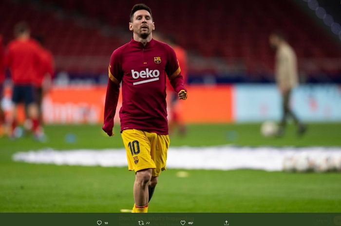 Megabintang Barcelona, Lionel Messi, pemanasan sebelum laga melawan Atletico Madrid pada Sabtu (21/11/2020).