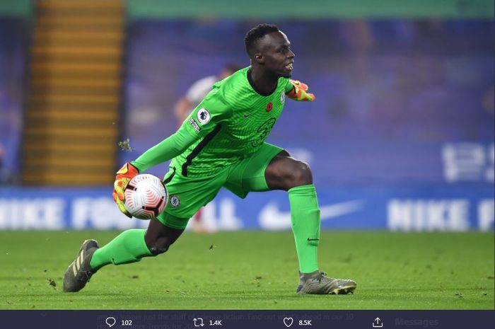 Kiper Chelsea, Edouard Mendy, sukses mengukir torehan mentereng usai timnya ditahan imbang Tottenham Hotspur pada laga pekan kesepuluh Liga Inggris 2020-2021, Minggu (29/11/2020).