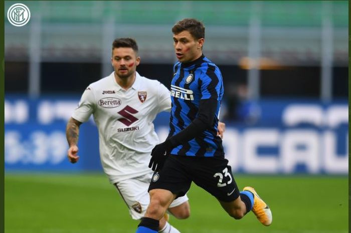 Nicolo Barella beraksi dalam partai Liga Italia Inter Milan vs Torino di Giuseppe Meazza, 22 November 2020.