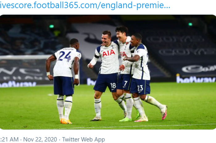 Pemain Tottenham Hotspur merayakan gol yang dicetak oleh Giovani Lo Celso ke gawang Manchester City di pekan ke-9 Liga Inggris 2020-2021.