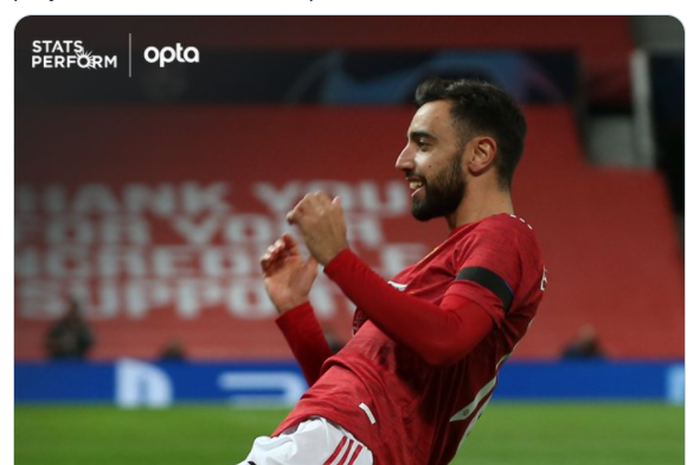 Gelandang Manchester United, Bruno Fernandes, merayakan gol yang ia cetak ke gawang Istanbul Basaksehir dalam laga matchday 4 grup H Liga Champions 2020-2021.